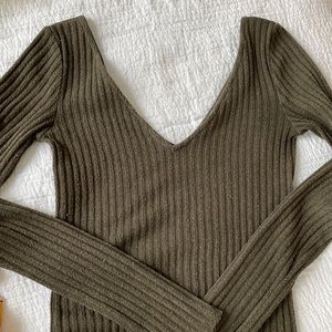 Aritzia V-neck ribbed sweater